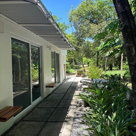 Casa Mariposa Apartment Тола Екстериор снимка